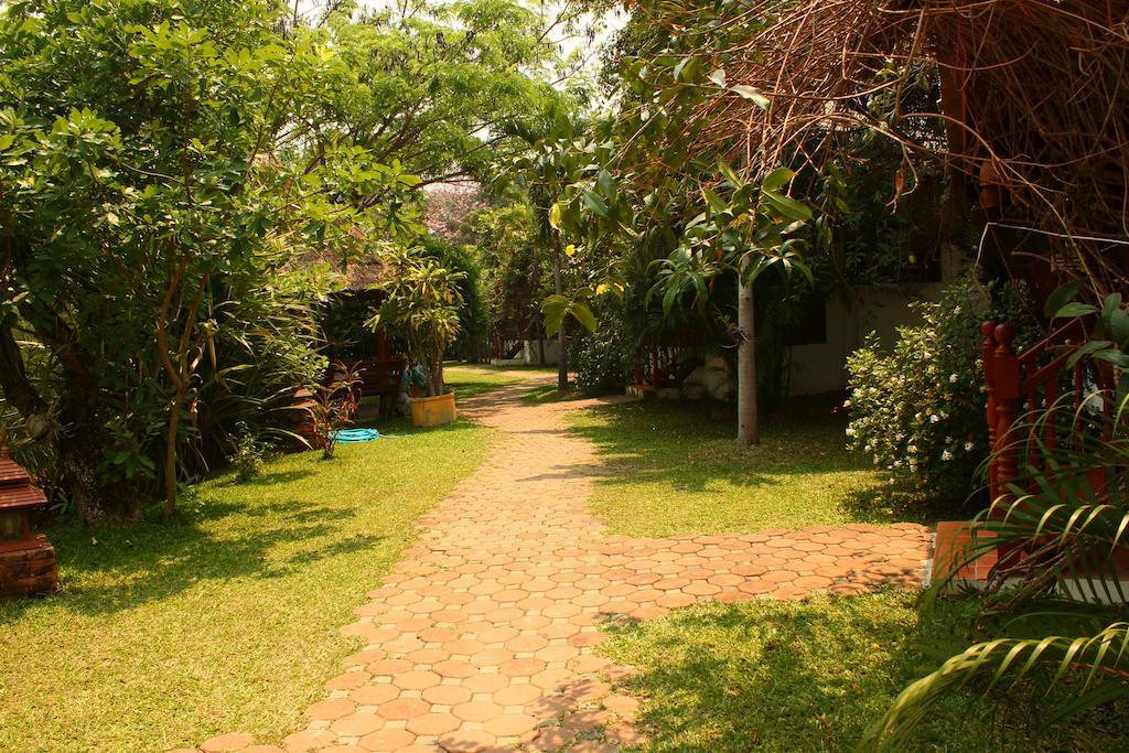 Secret Garden Chiangmai Hotel San Kamphaeng Bagian luar foto